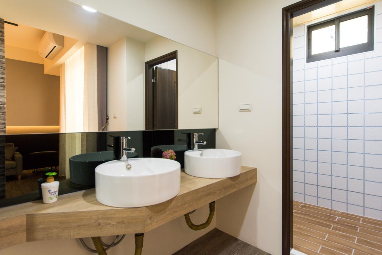 An Ping Shisan Hostel Тайнань Экстерьер фото